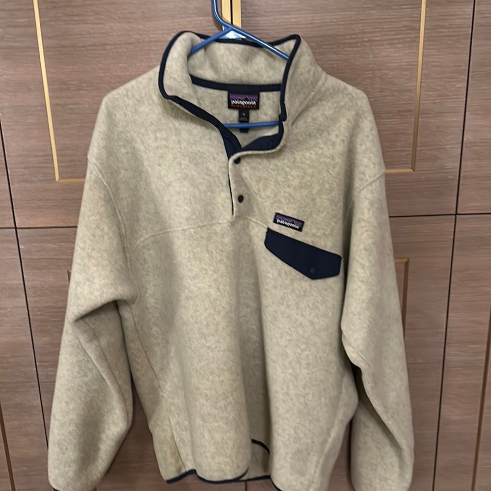 Patagonia fleece pullover